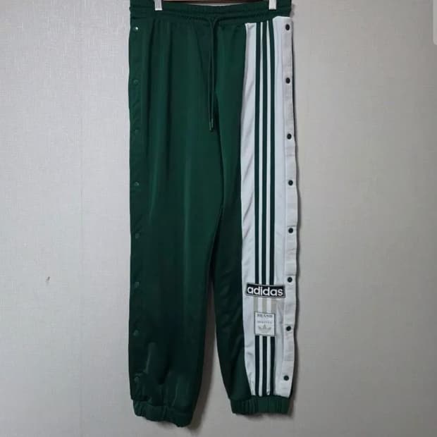 아디다스 녹색/흰색 버튼 트랙 팬츠  허리 30-34   남여공 세탁완료