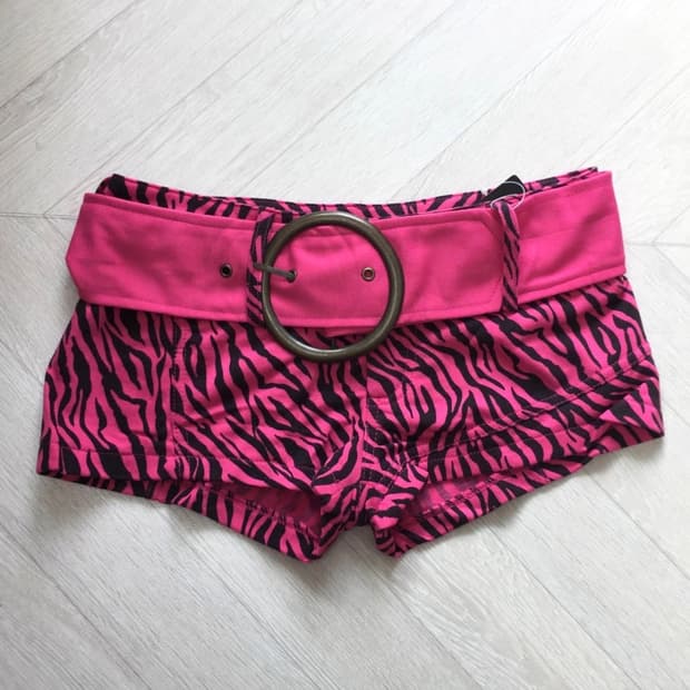 핑크 지브라 벨트 핫팬츠