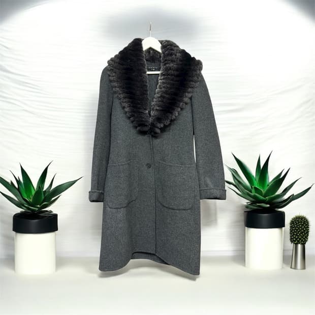 띠어리 여성 토끼털 코트 Free사이즈