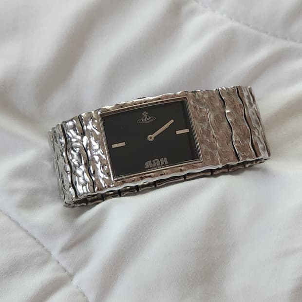 비비안웨스트우드 스톤헨지 시계