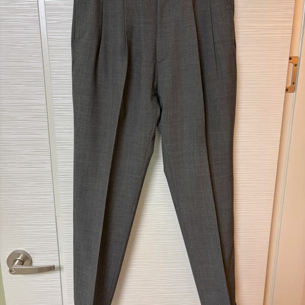 유니버셜랭귀지 미드그레이 투턱 구르카팬츠