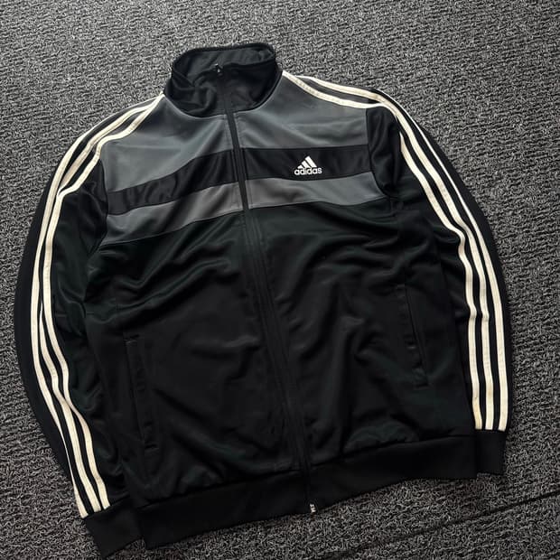 아디다스 에센셜 배색 트랙탑 져지 1399