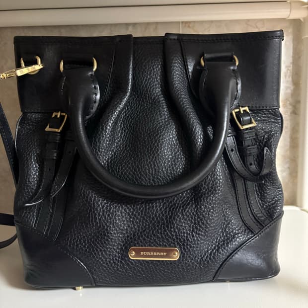 버버리 소가죽 토트백 크로스백