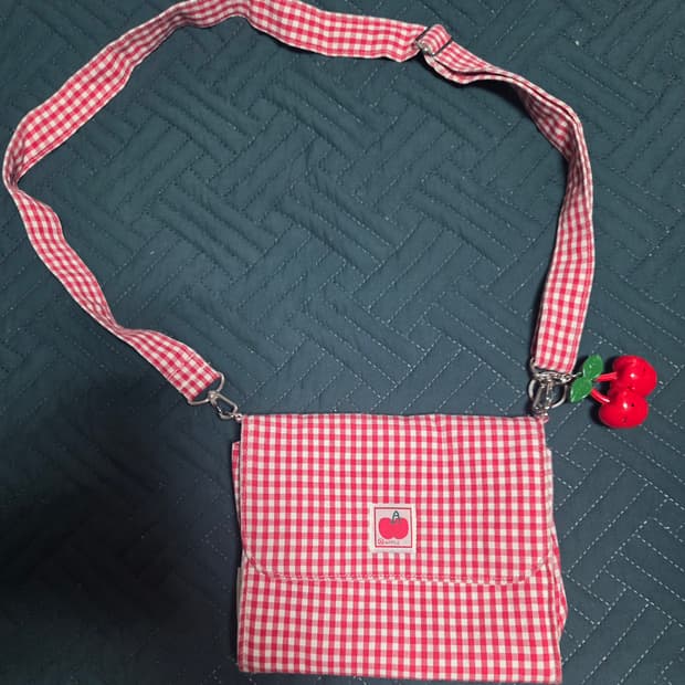 귀여운 체리 똑딱이 가방