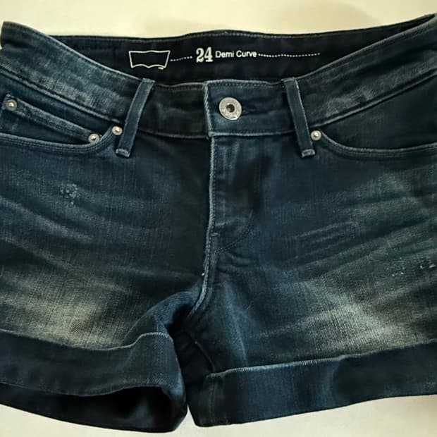 리바이스 데미커브 여성용 롤업 워싱 데님 숏팬츠 24