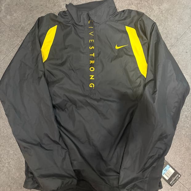 나이키 리브스트롱 아노락