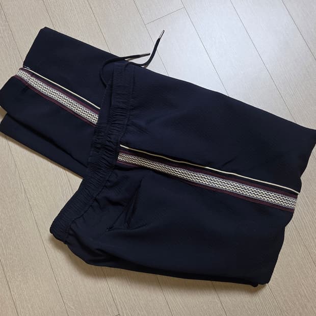 [정품] 타임옴므 23ss 남성 사이드 자수 트랙 슬랙스 82 size