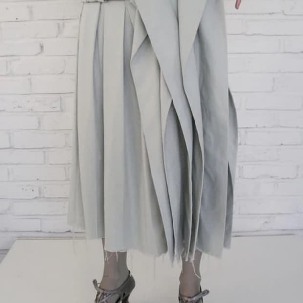 eonts offbeat pleats sk 2사이즈