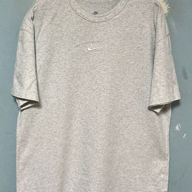 NIKE 나이키 프리미엄 에센셜 남자 반팔티 오버핏 헤비웨이트 L 100