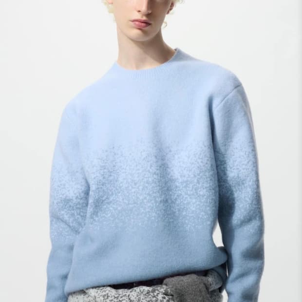 (M) 유니클로 jw앤더슨 수플레얀 그라데이션 크루넥 스웨터 라이트블루