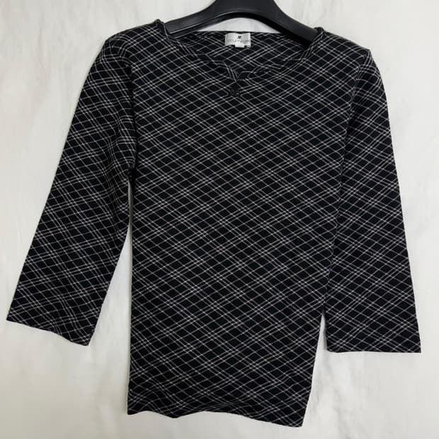 꾸레쥬 체크 탑