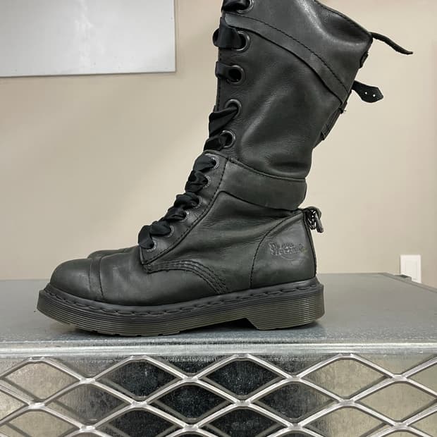 닥터마틴 트라이엄프 롱부츠 uk4