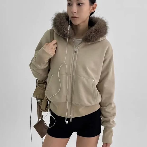 블랙업 엑시브 퍼 후드집업 베이지