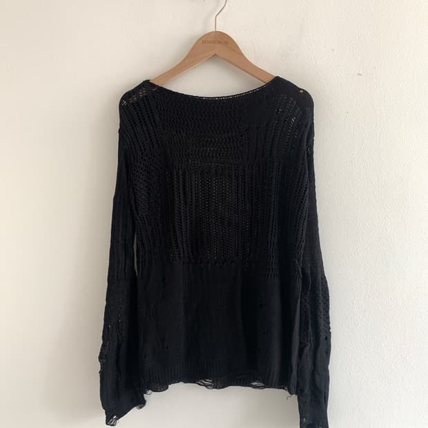 Bohemian damage cutting knit