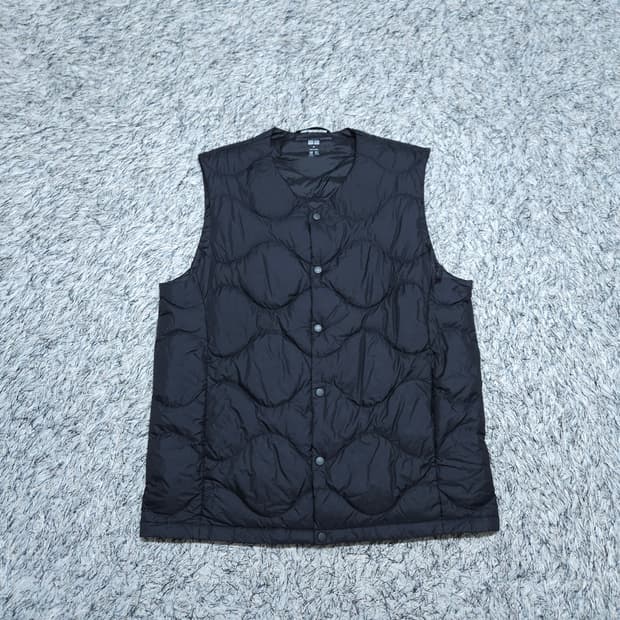 유니클로) M 남자 패커블 다운 경량패딩조끼 / 왕눈이샵