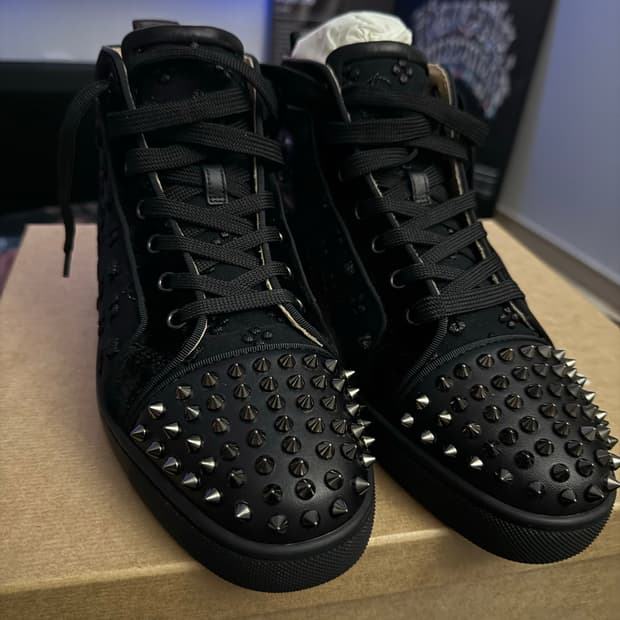 크리스찬 루부탱 블랙 스터드 하이탑 스니커즈 40