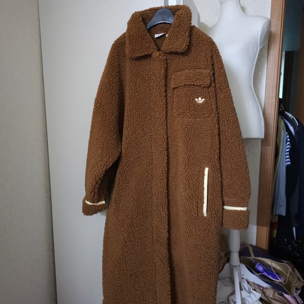 아디다스 쉐르파 브라운 뽀글이 롱 코트