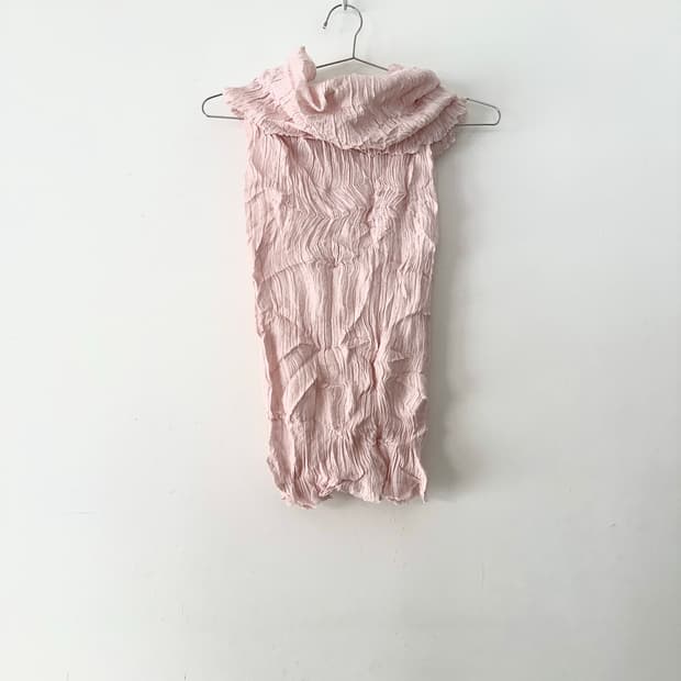 Off-shoulder pleats top / baby pink