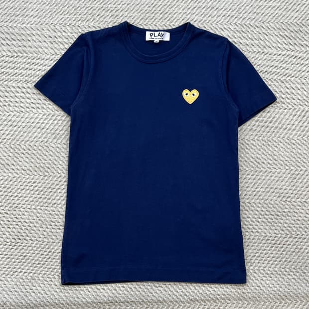 꼼데가르송 플레이 하트로고 반팔티 r3645