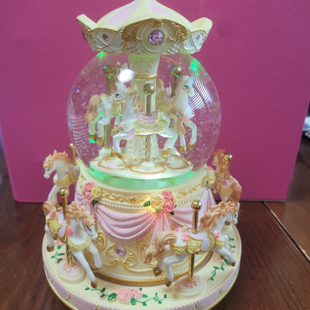 스노우볼 무드등 태엽 천공의성 라퓨타 하울의움직이는성 회전목마 자장가 오