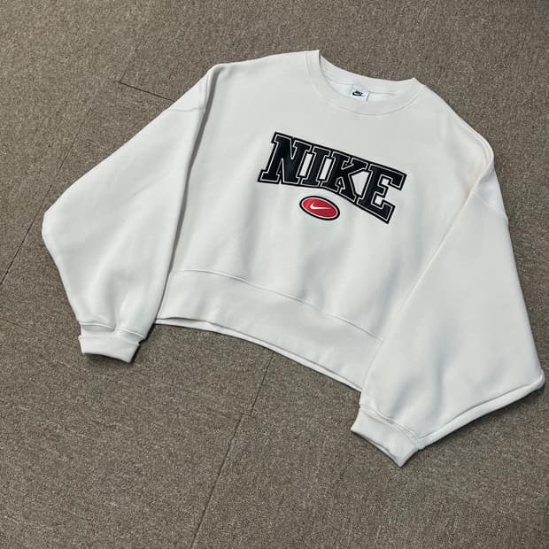 나이키 빅로고 맨투맨