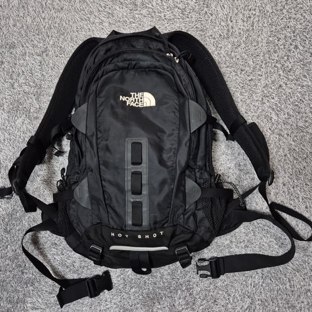 노스페이스 핫샷 블랙 백팩