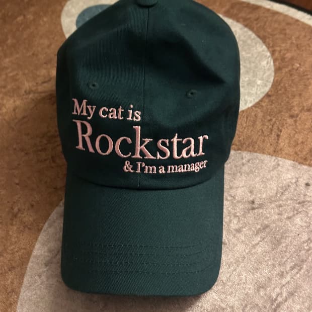 My cat is rockstar