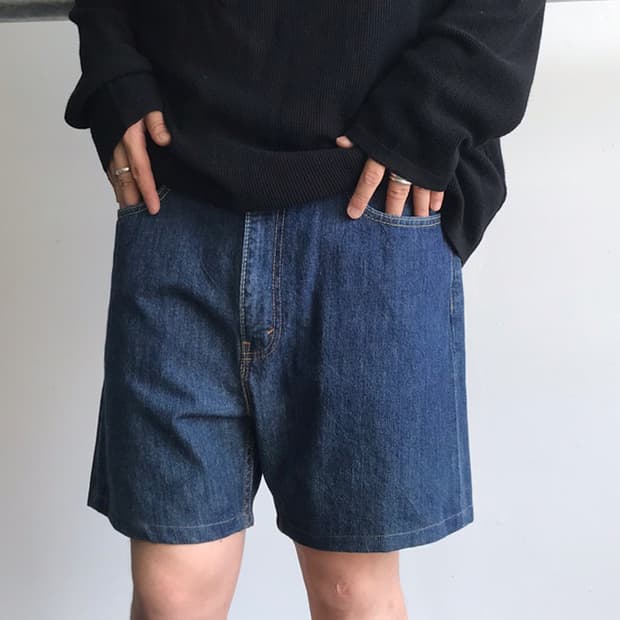 Levi's
