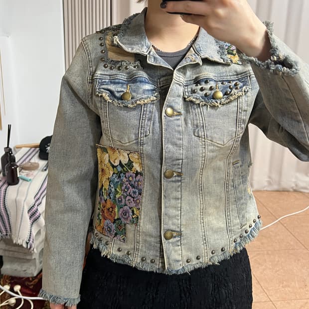 여성 웨스턴 스터드 패치 디테일 데님 자켓 