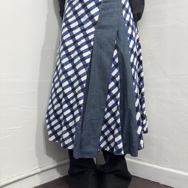 design midi skirt