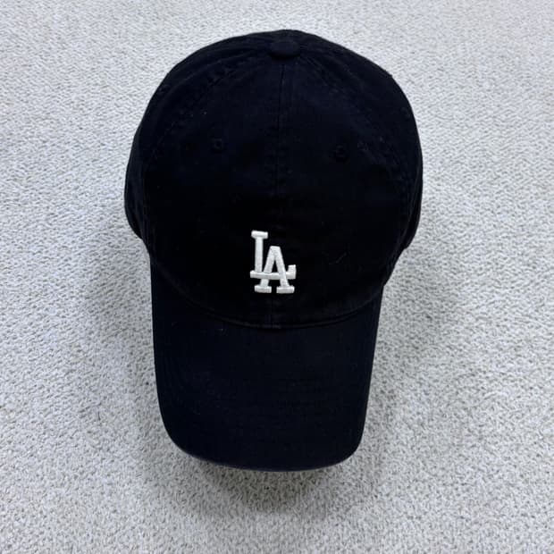 F MLB LA 다저스 자수 로고 블랙 볼캡 0610E2
