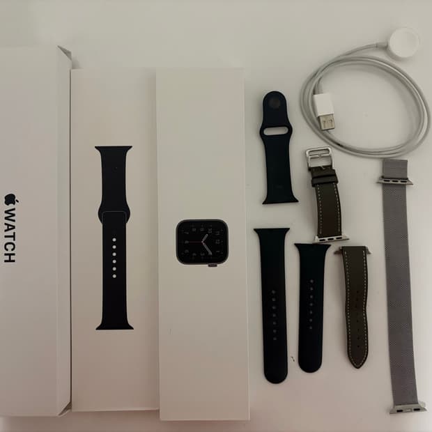 애플워치se 40mm 스페이스 그레이 배터리 100%