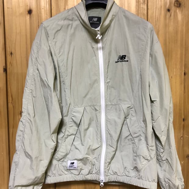 뉴발란스 바람막이