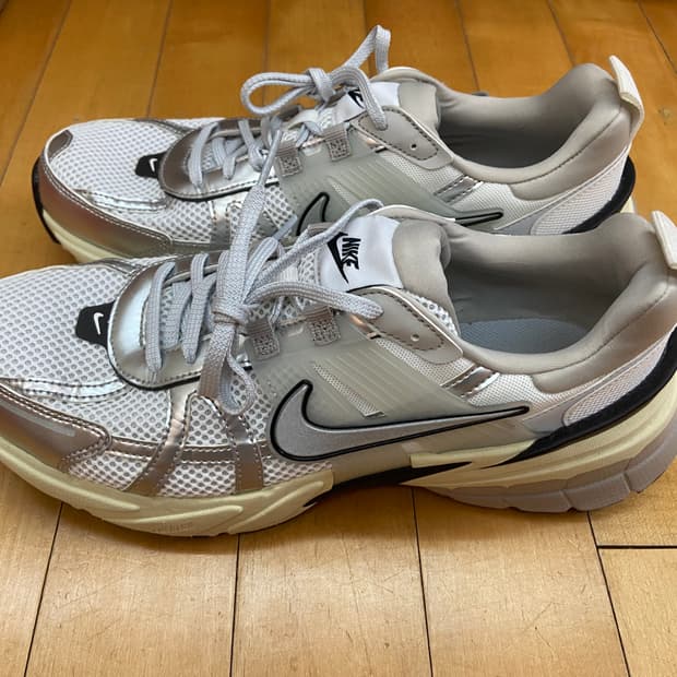 나이키 W V2K 런 서밋화이트 280mm