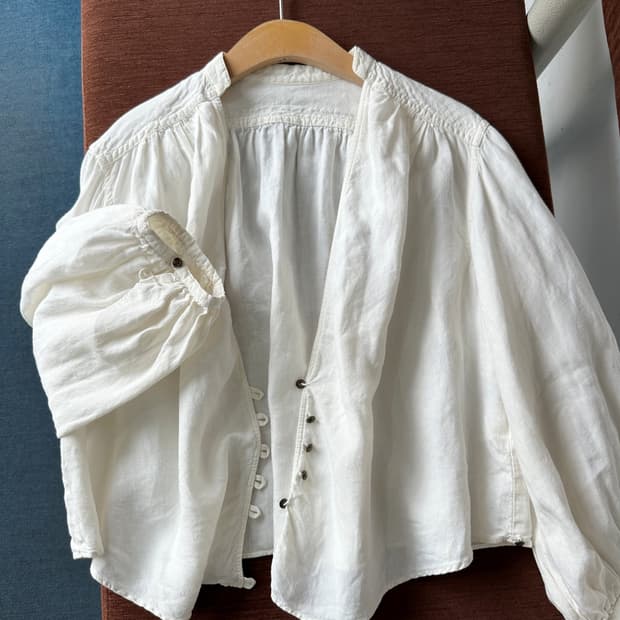 Natural linen design wrap shirt