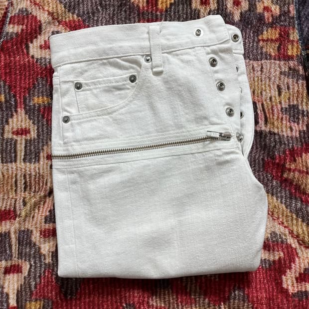 Talking About The Abstraction 지퍼 팬츠 화이트