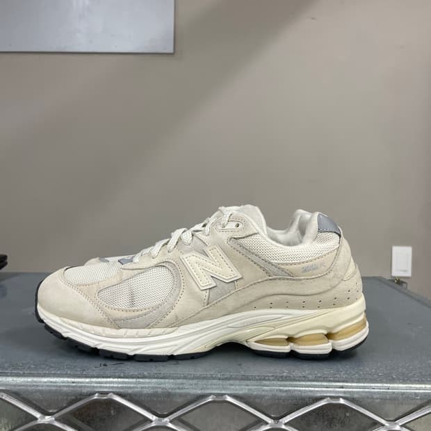 뉴발란스 2002R 오프화이트 260