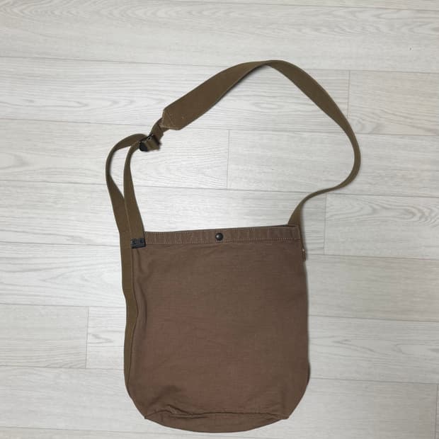 나이젤 카본 메일 백 카키