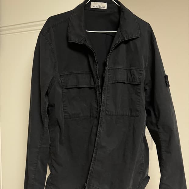 스톤 아일랜드 102WN 브러쉬드 오가닉 코튼 오버셔츠 블랙 - 23FW