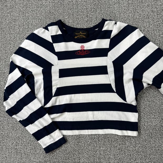 비비안 웨스트우드 스트라이프 슬리브