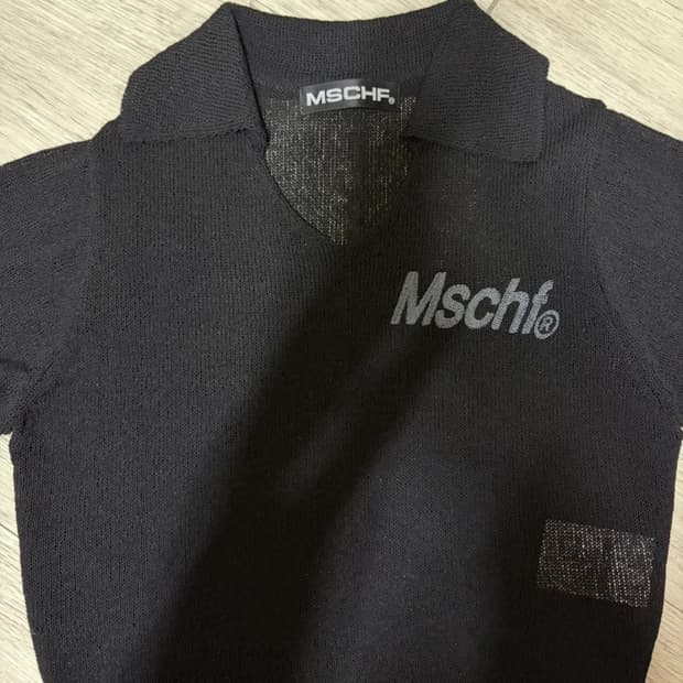 미스치프 블랙 크롭 니트 