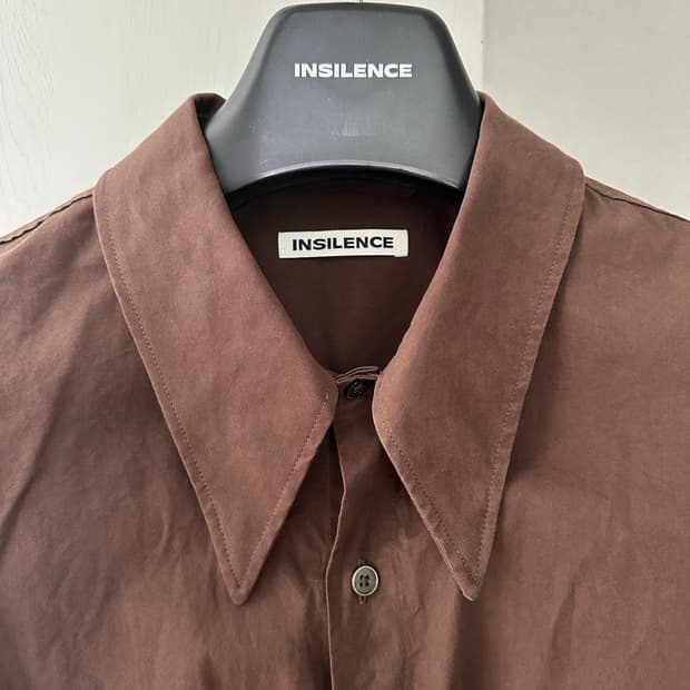 인사일런스 빅카라 셔츠