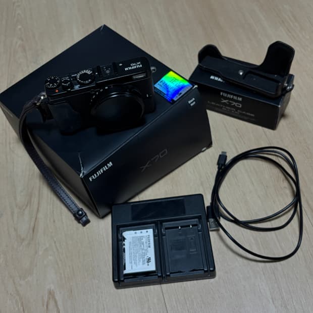 후지필름 X-70 블랙 (사진O)