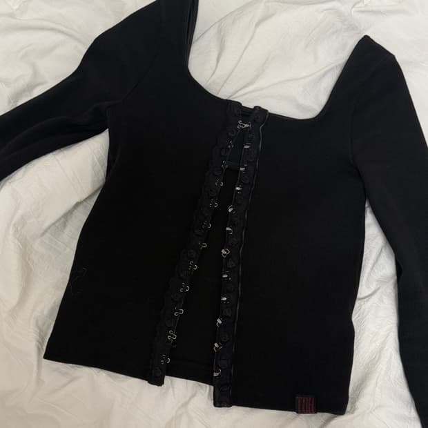 Toh - rose cardigan 🥀