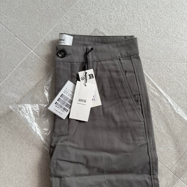 AMI 남성 면바지 그레이 (L / 32사이즈)