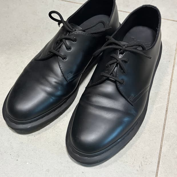 닥터마틴 1461 모노 블랙 3홀 (280mm / UK9)