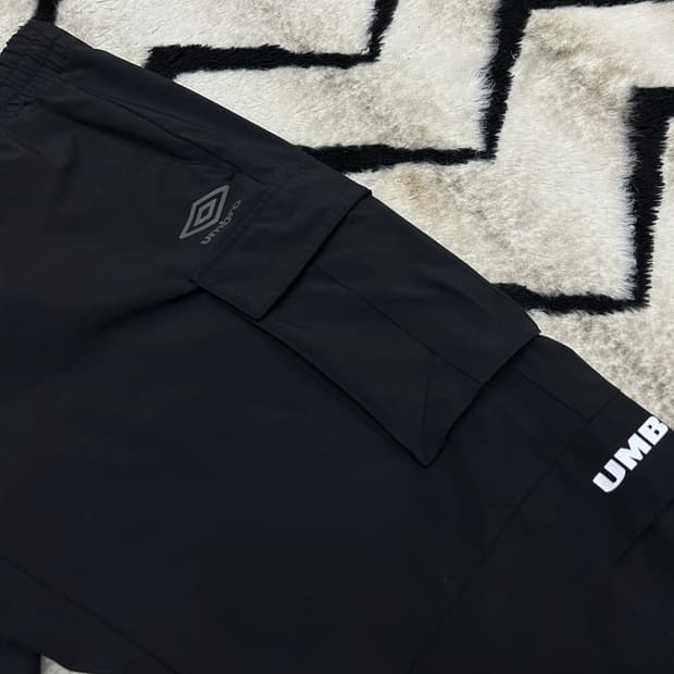 [L]엄브로 카고 나일론 조거 팬츠/블랙