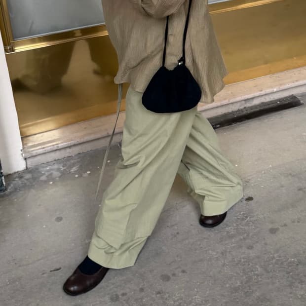 에토스 스웨이드 미니백