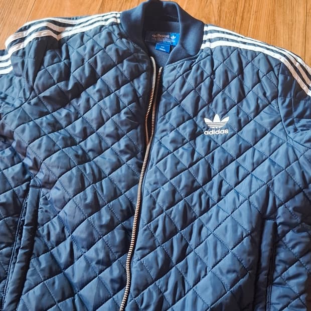 아디다스 슈퍼스타 네이비 퀄팅 자켓