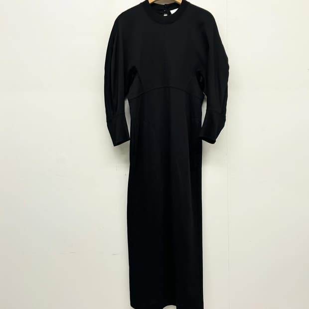 Mame Kurogouchi 마메 쿠로고치 코튼 저지 커브드 라인 원피스